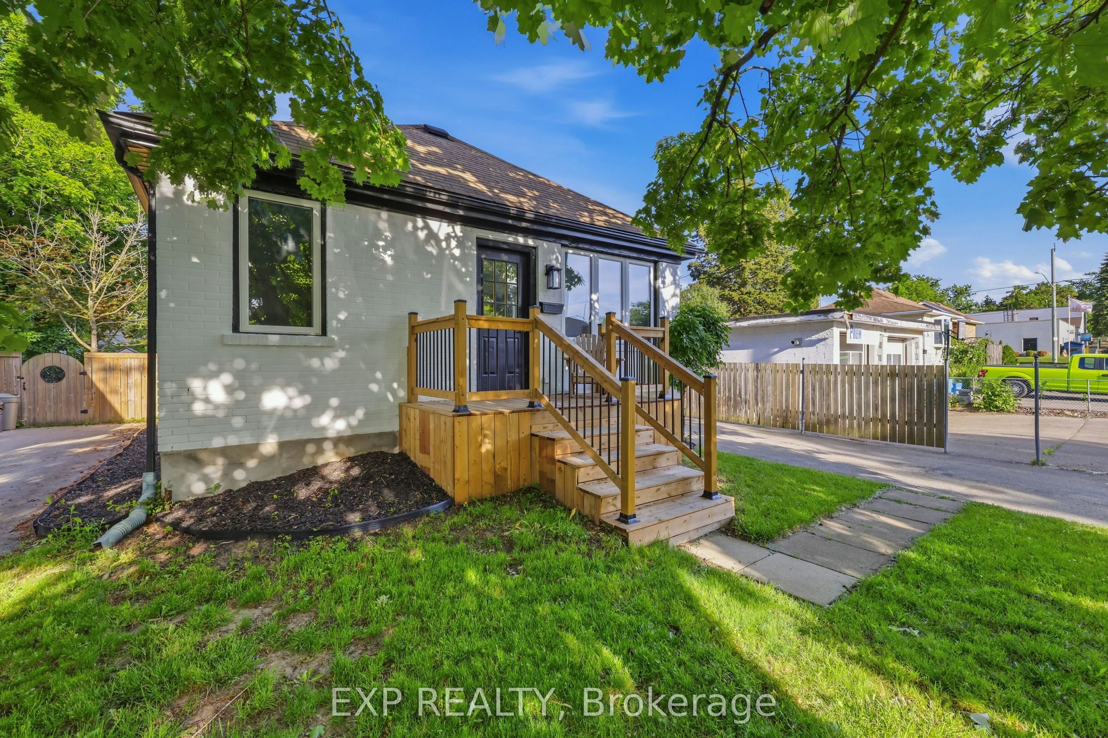 70 Mackay Avenue, London, ON, N6J 2V5
