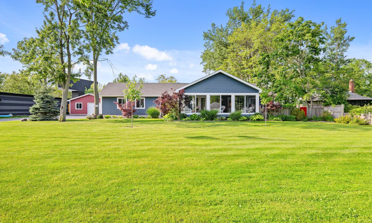 880 Edgemere Road