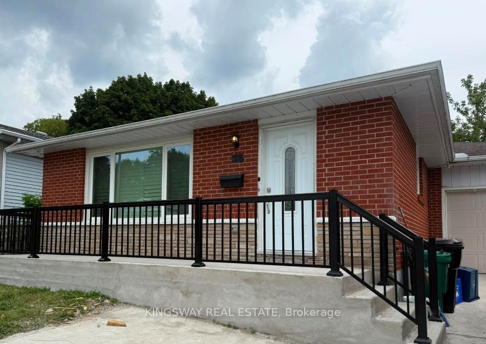35 Silver Aspen Crescent, Kitchener, ON, N2N 1H5