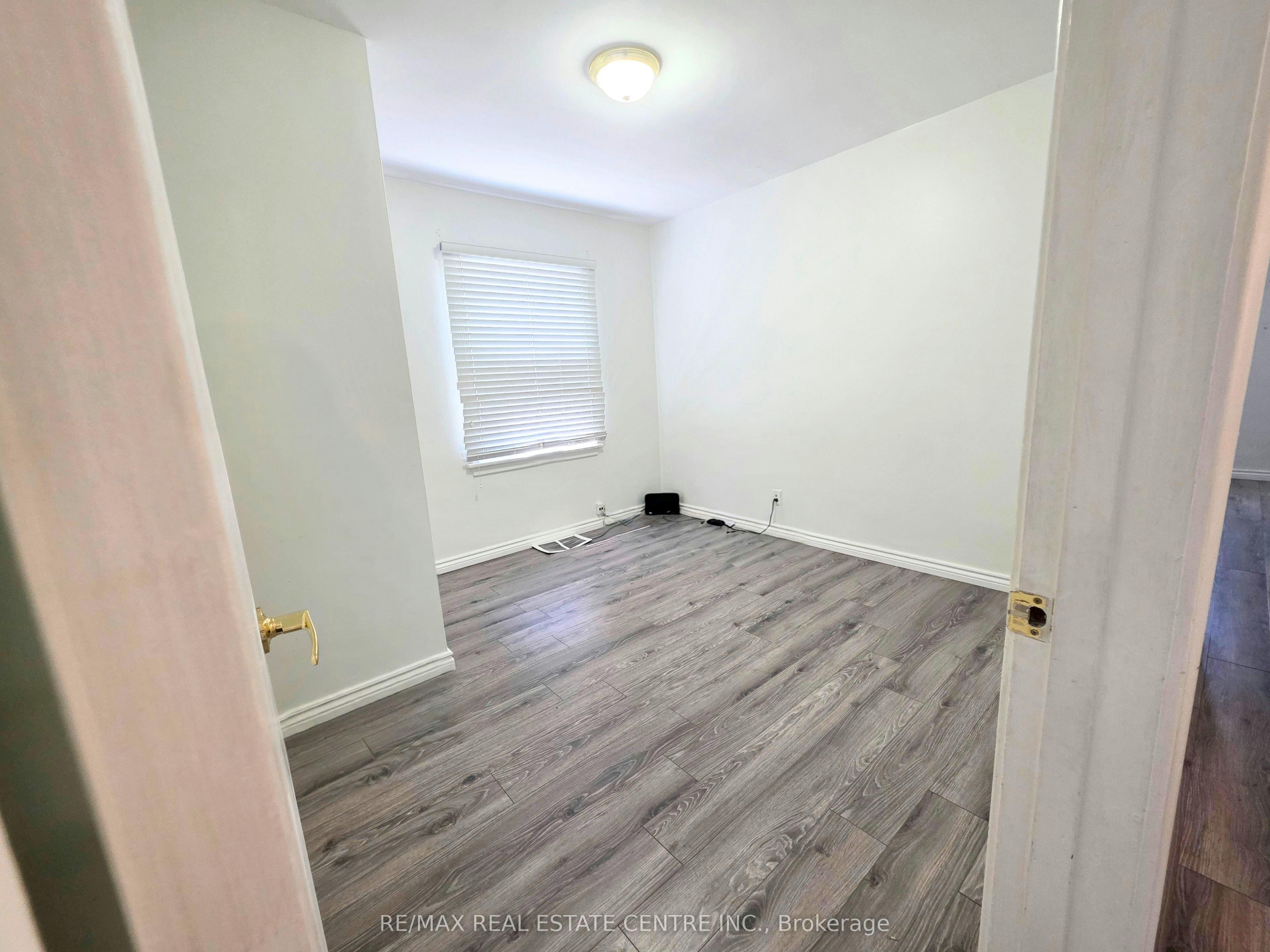 353 East 21st Street, Hamilton, ON, L8V 2V1 - 9