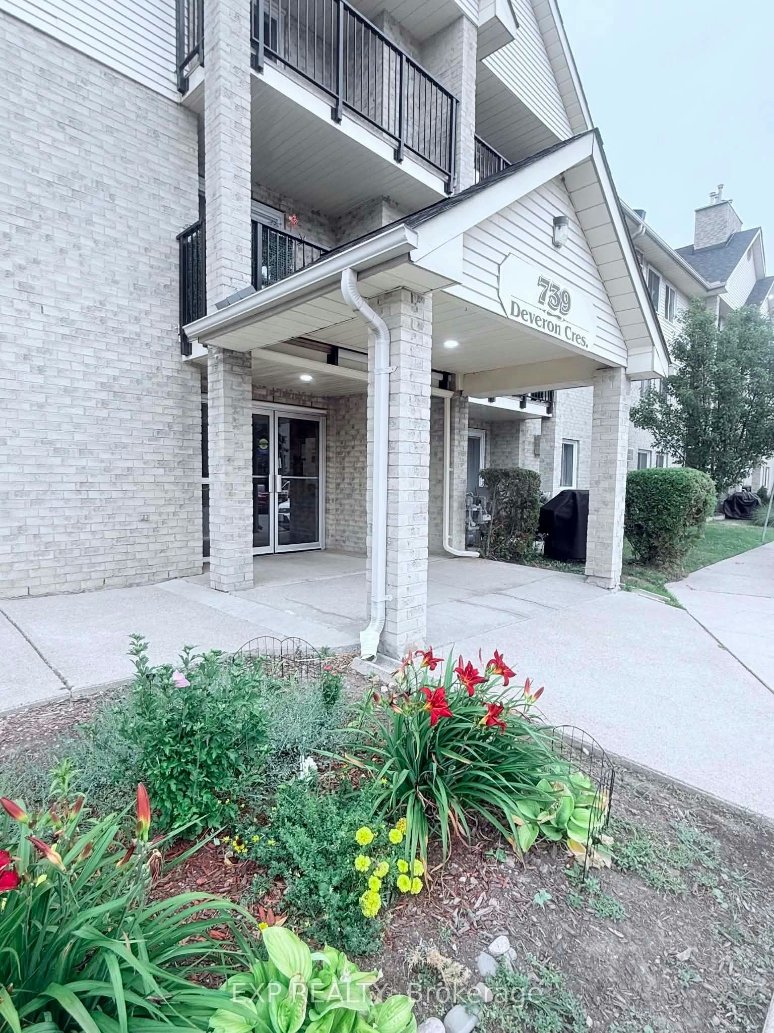 210-739 Deveron Crescent, London, ON, N5Z 4Y1