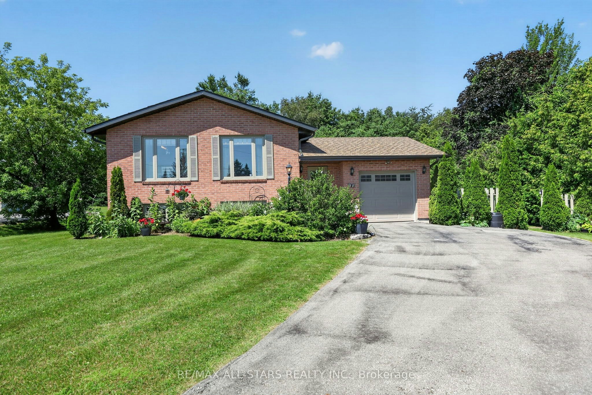 6 Golf Court, Kawartha Lakes, ON, K0M 2T0