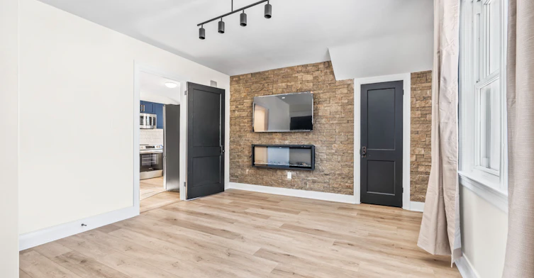 493 College Street, Kingston, ON, K7L 4M8 - 9