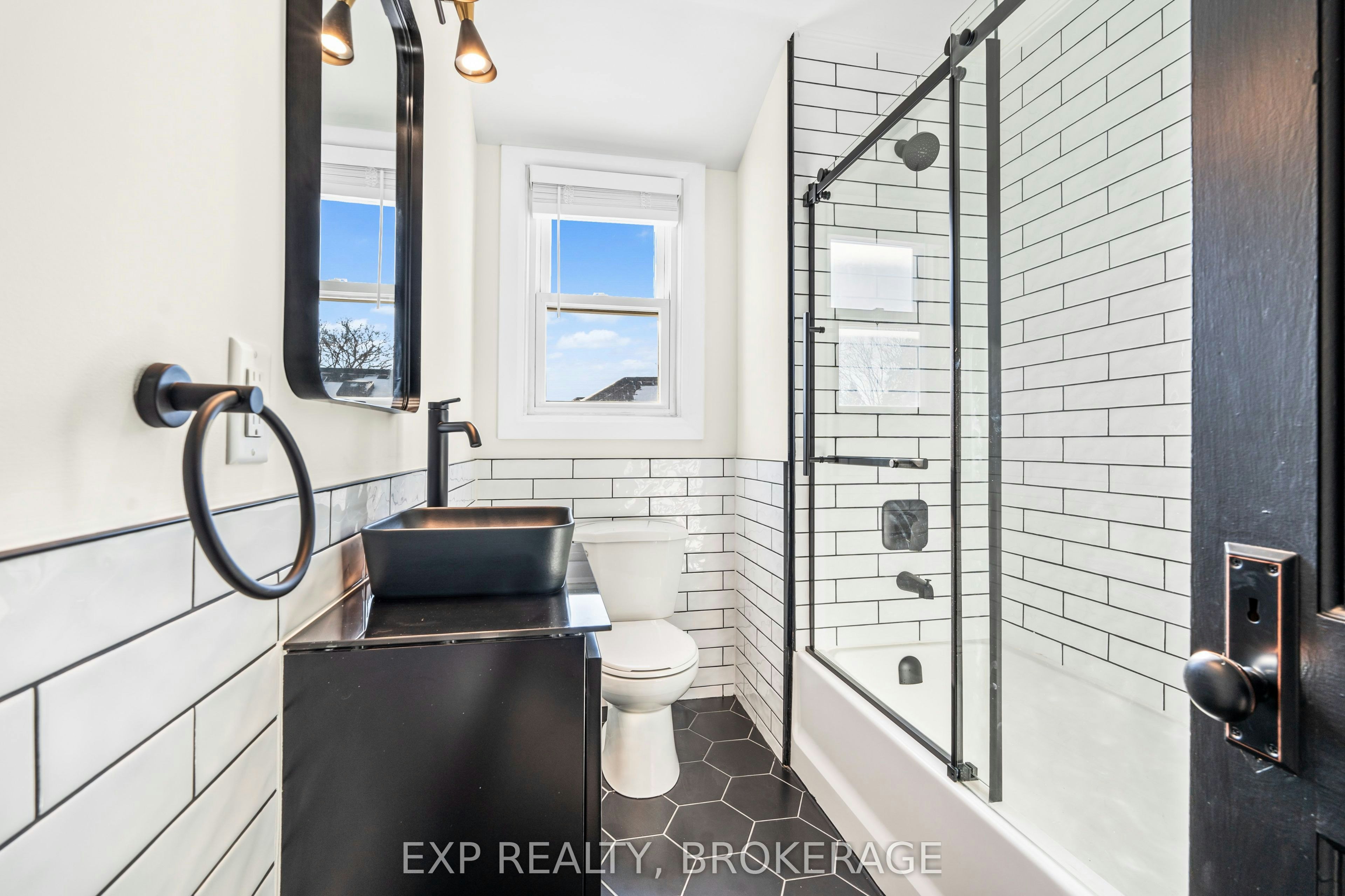 493 College Street, Kingston, ON, K7L 4M8 - 21