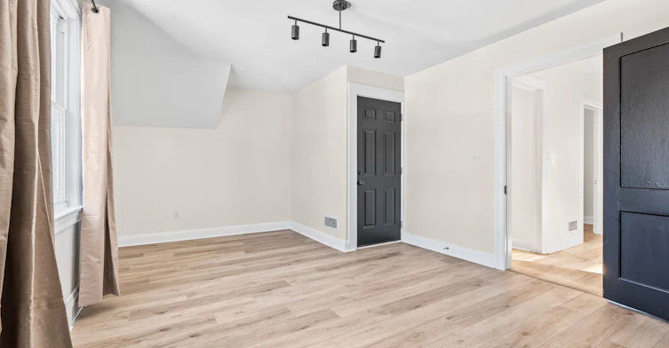 493 College Street, Kingston, ON, K7L 4M8 - 8