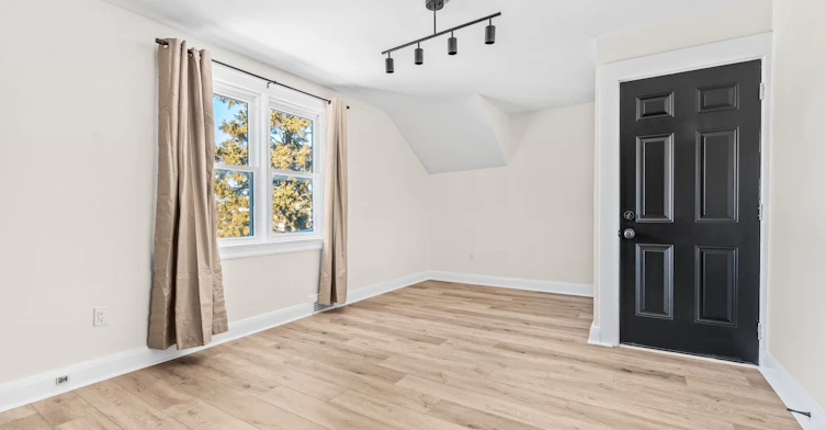 493 College Street, Kingston, ON, K7L 4M8 - 7