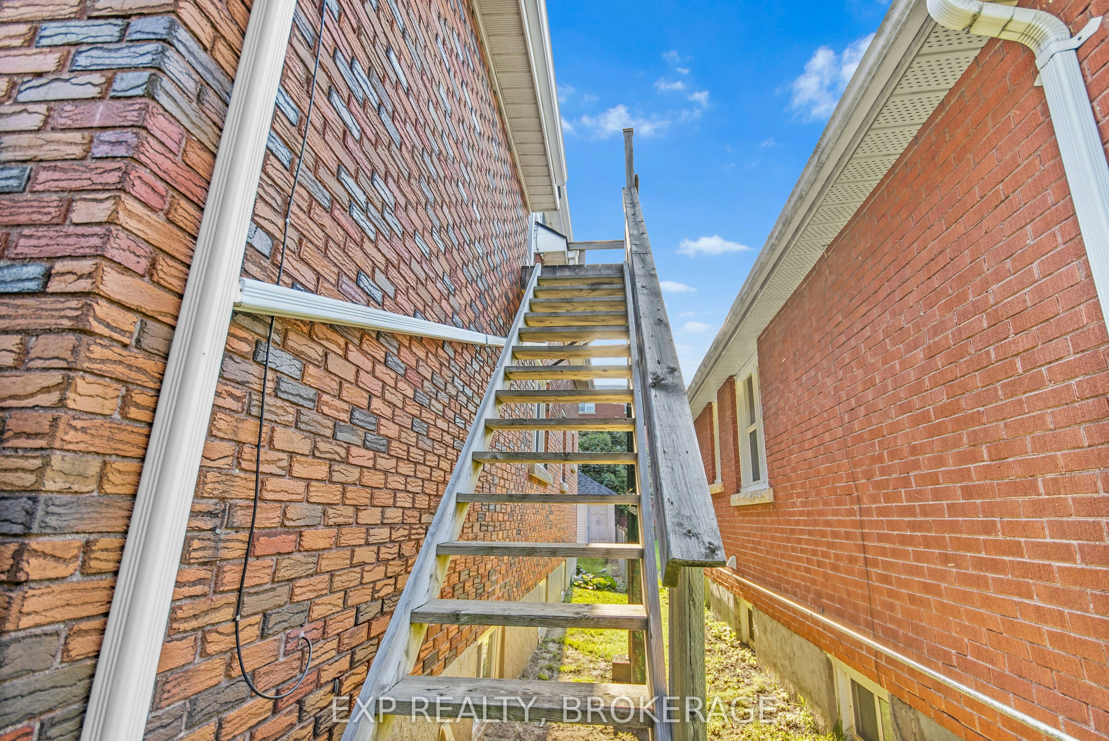 493 College Street, Kingston, ON, K7L 4M8 - 5