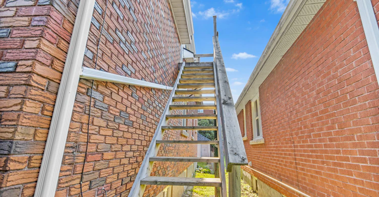 493 College Street, Kingston, ON, K7L 4M8 - 5