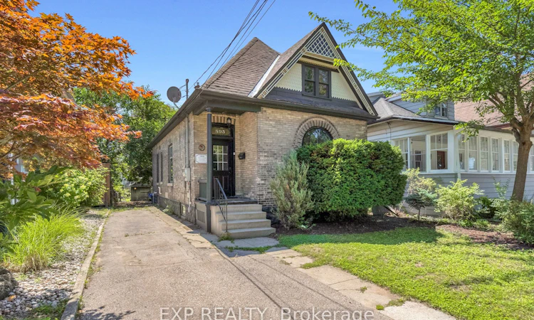 895 Dufferin Avenue