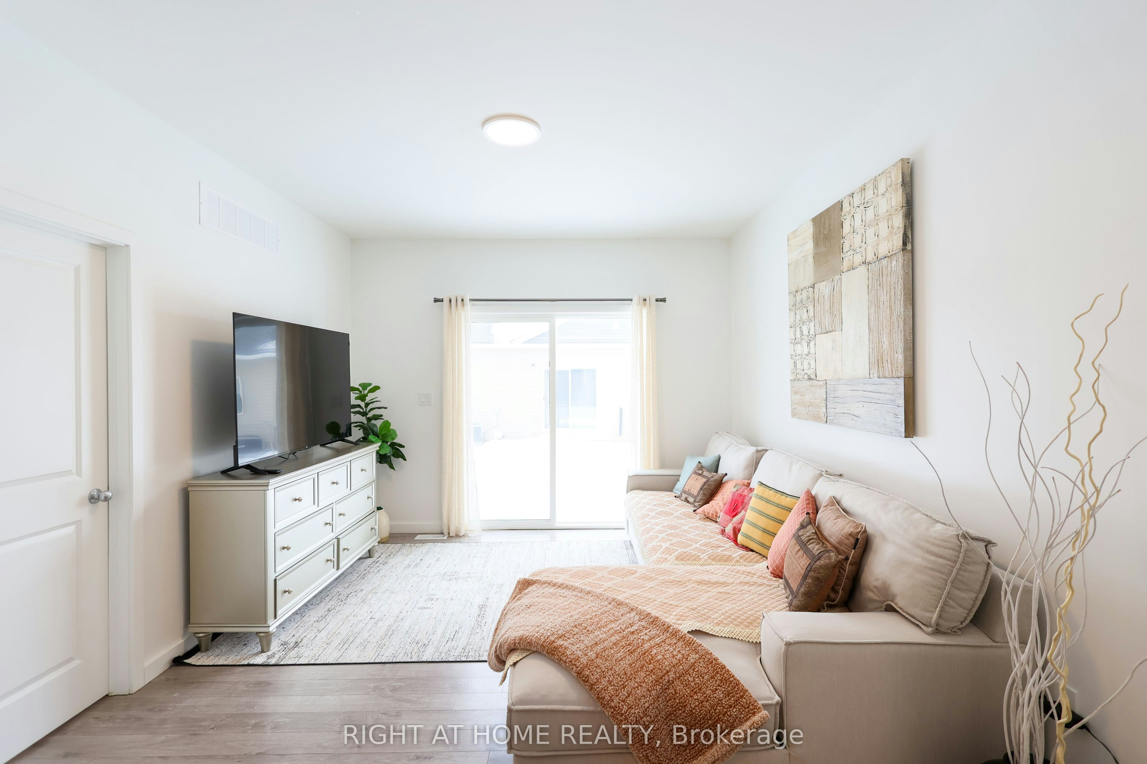 32-100 Highriver Trail, Welland, ON, L3C 0H6