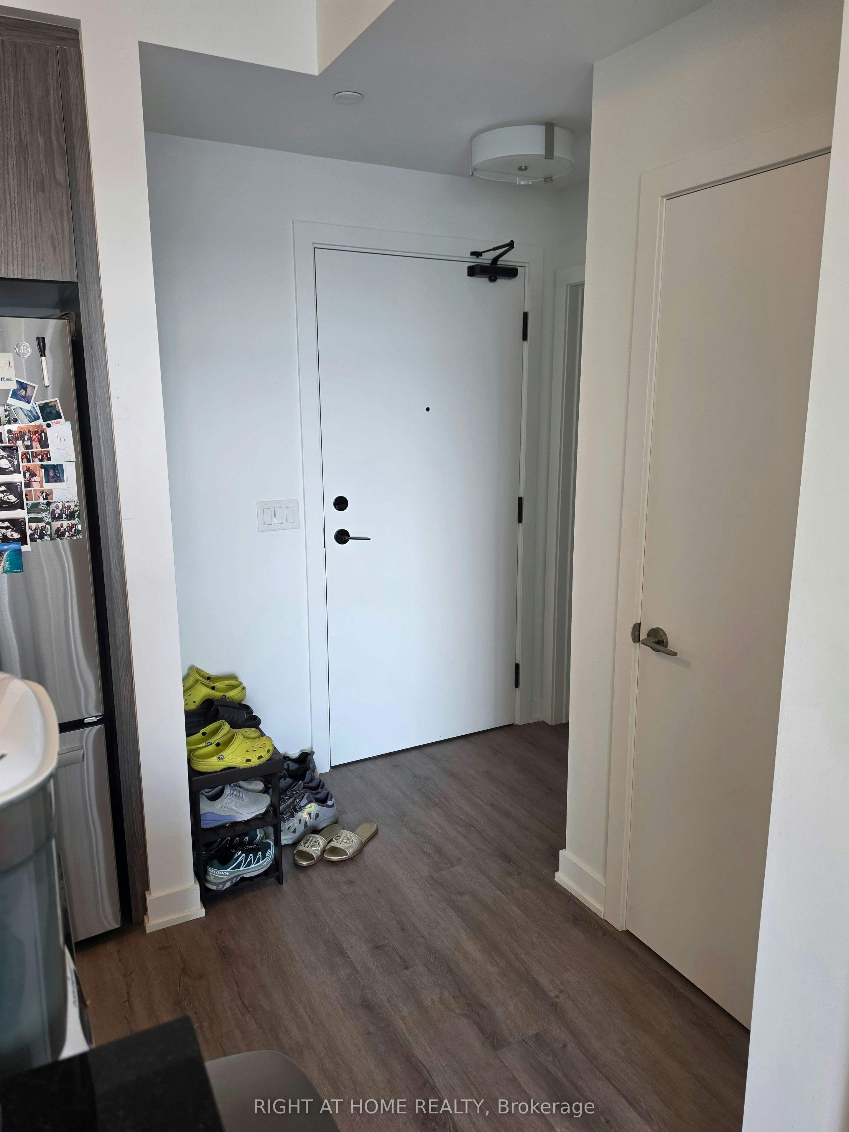 405-600 North Service Road, Hamilton, ON, L8E 0L2