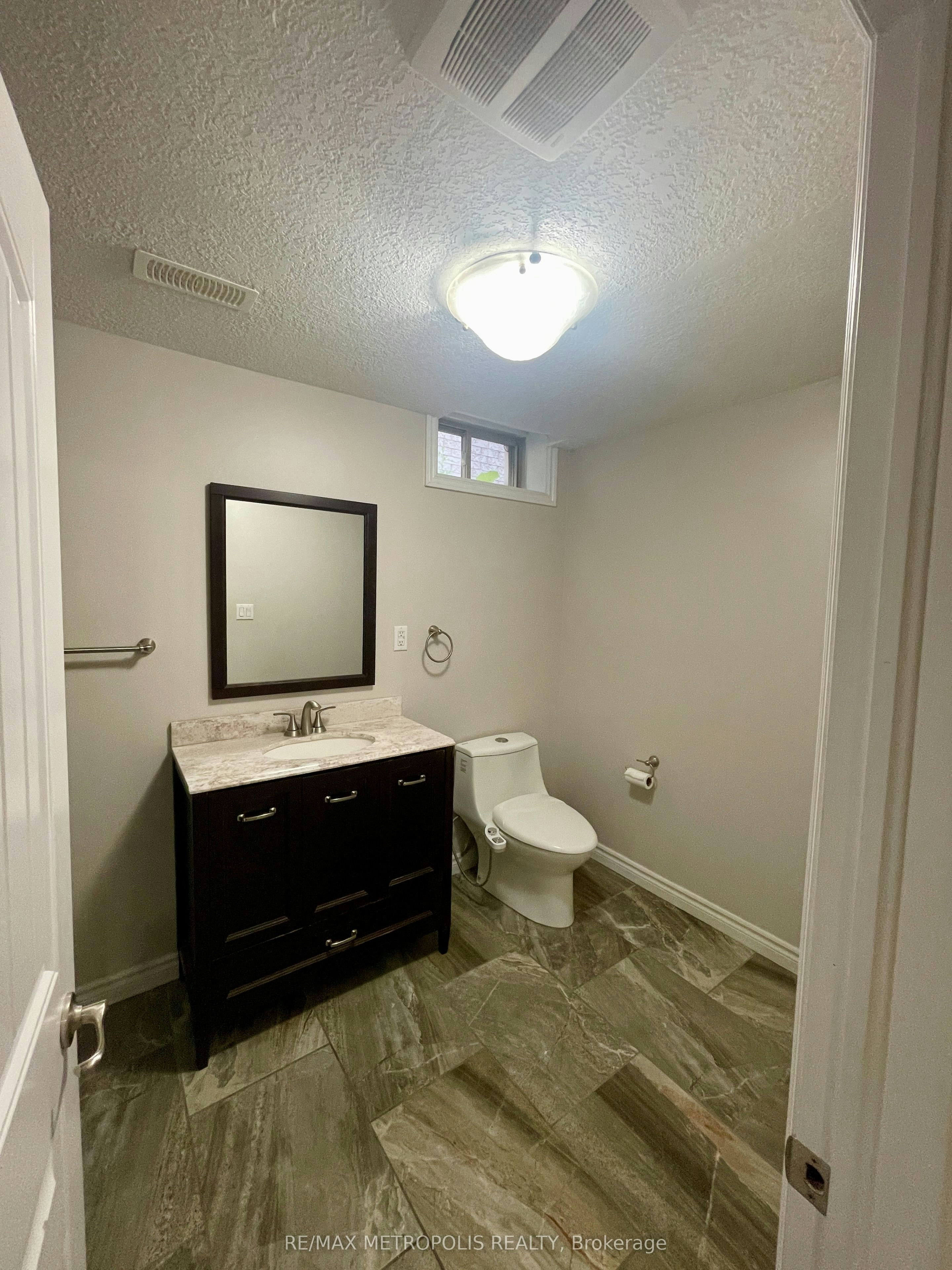 2 Doon Creek Street, Kitchener, ON, N2P 2R3 - 35