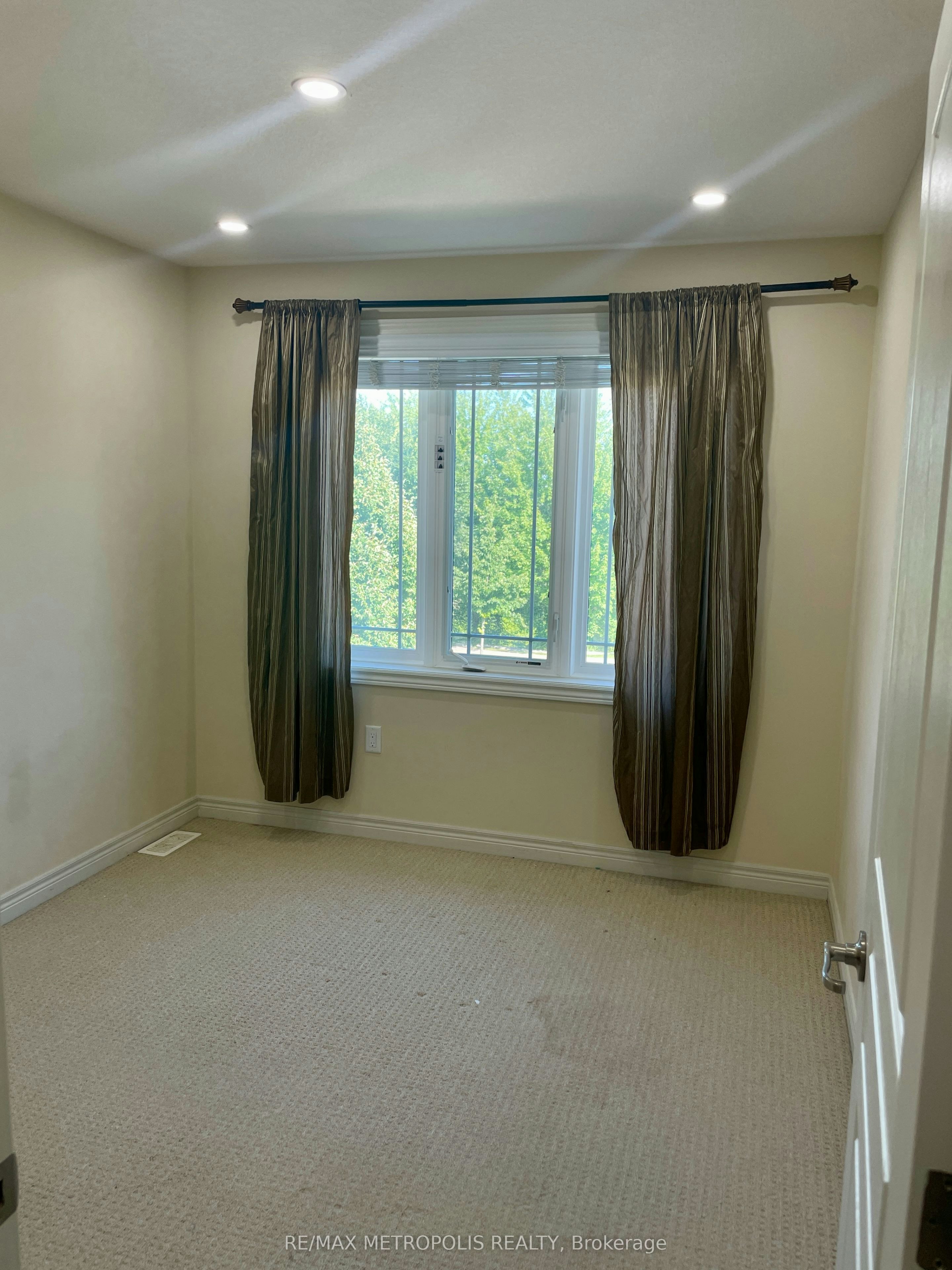 2 Doon Creek Street, Kitchener, ON, N2P 2R3 - 25