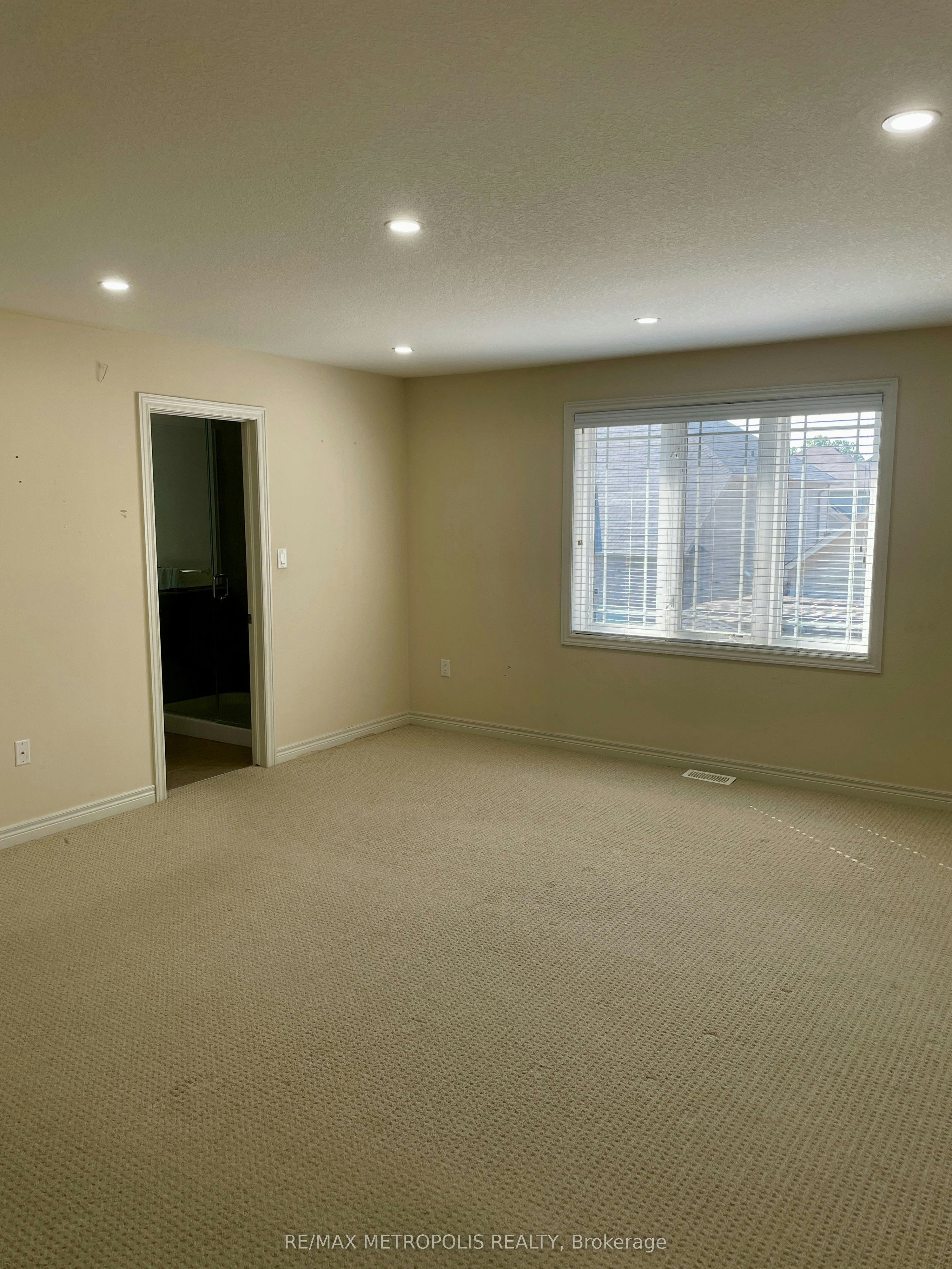 2 Doon Creek Street, Kitchener, ON, N2P 2R3 - 17