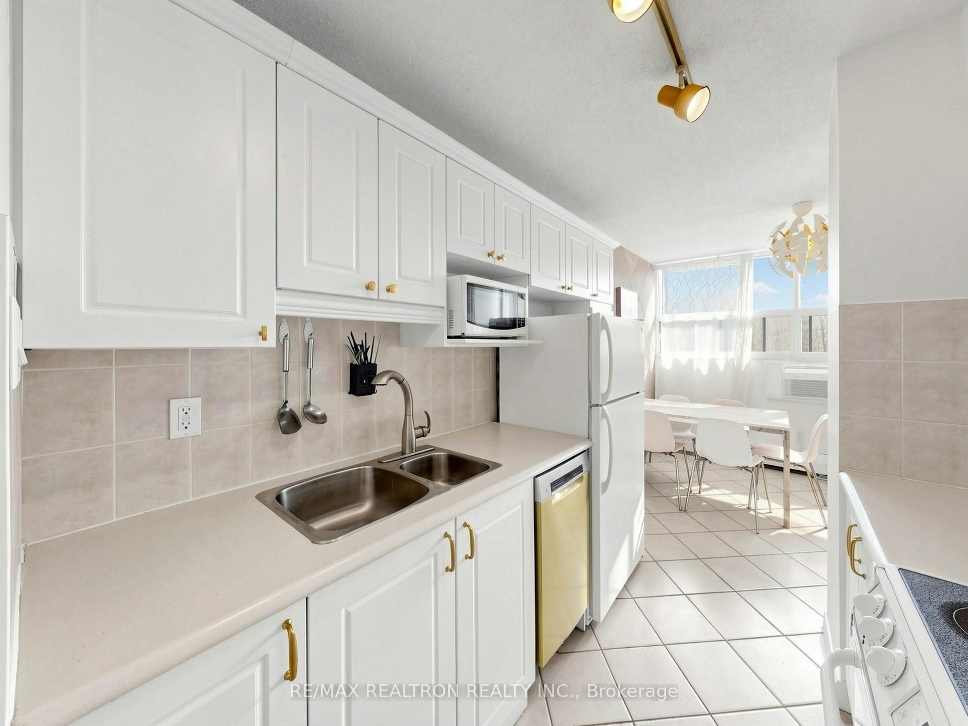 904-1950 Main Street W, Hamilton, ON, L8S 4M9 - 10