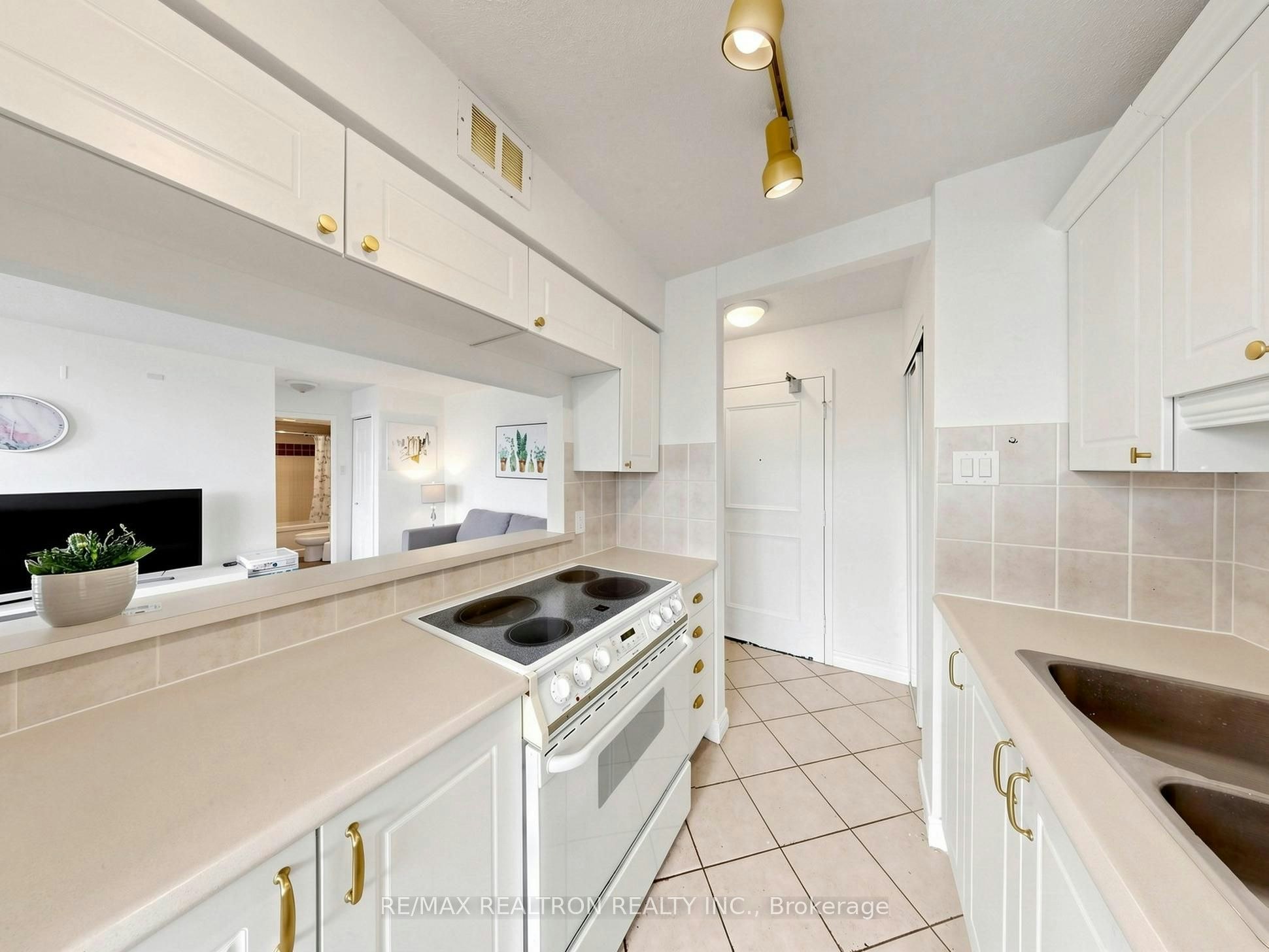 904-1950 Main Street W, Hamilton, ON, L8S 4M9 - 11