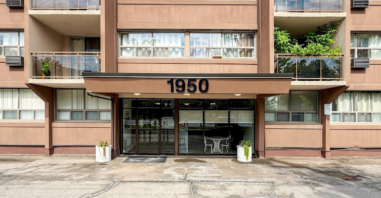 904-1950 Main Street W, Hamilton, ON, L8S 4M9 - 3