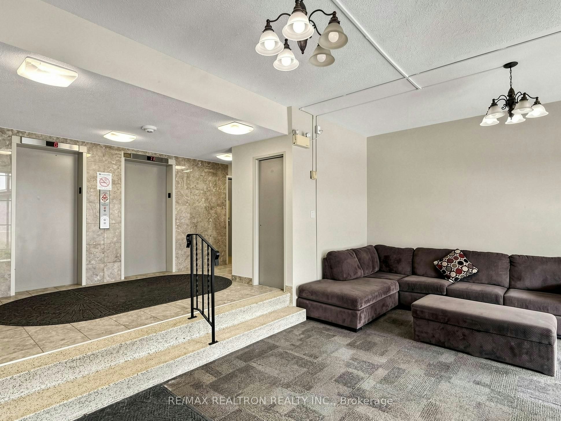 904-1950 Main Street W, Hamilton, ON, L8S 4M9 - 4