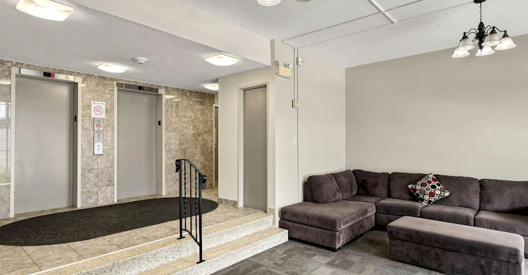 904-1950 Main Street W, Hamilton, ON, L8S 4M9 - 4