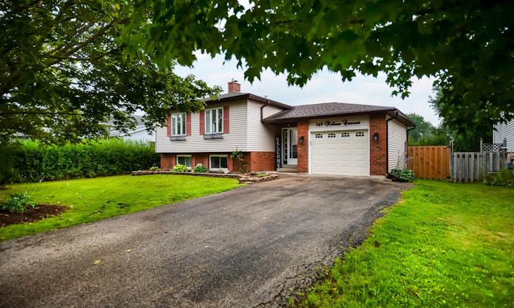 169 Melissa Crescent
