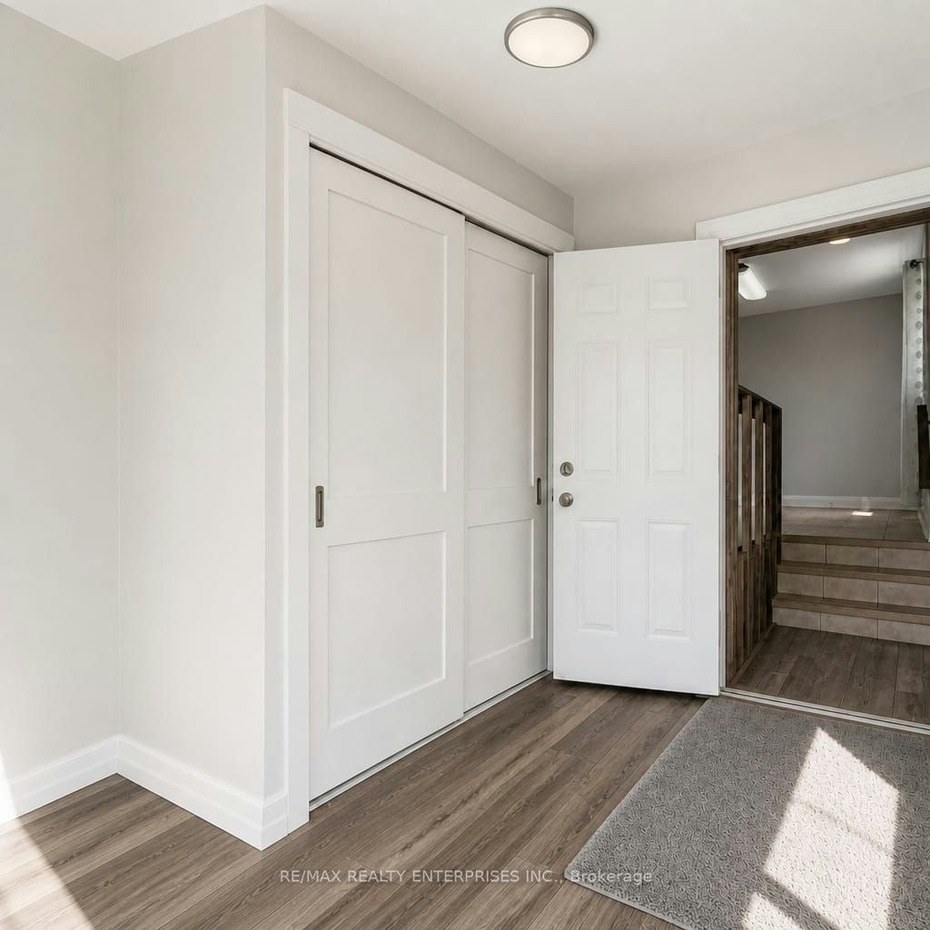 Main-557 Stirling Avenue S, Kitchener, ON, N2M 3J5 - 6