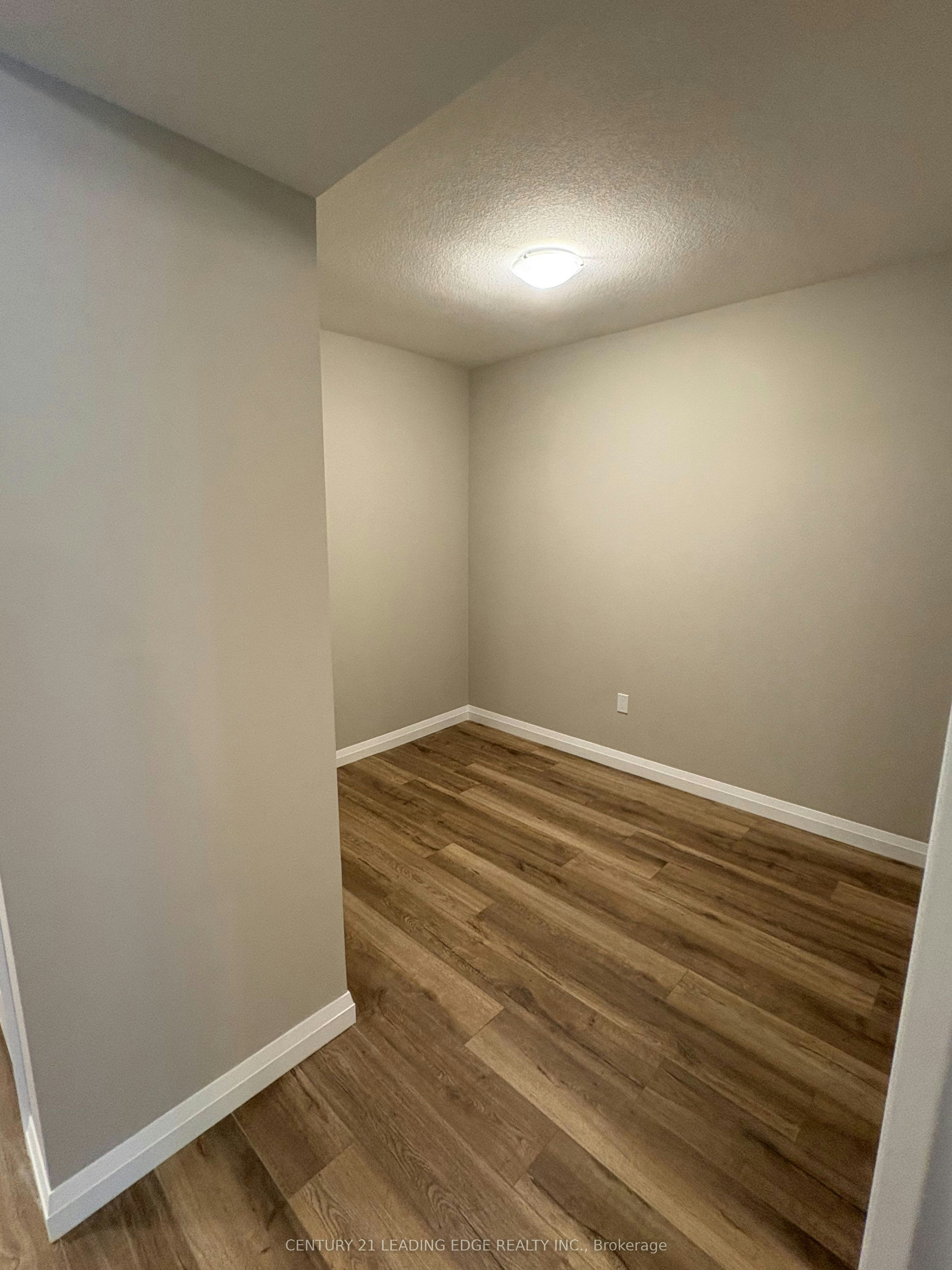 908-93 Arthur Street, Guelph, ON, N1E 0S6 - 8