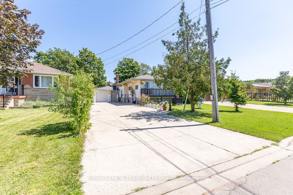 134 Homeside Avenue, Hamilton, ON, L8G 3H1