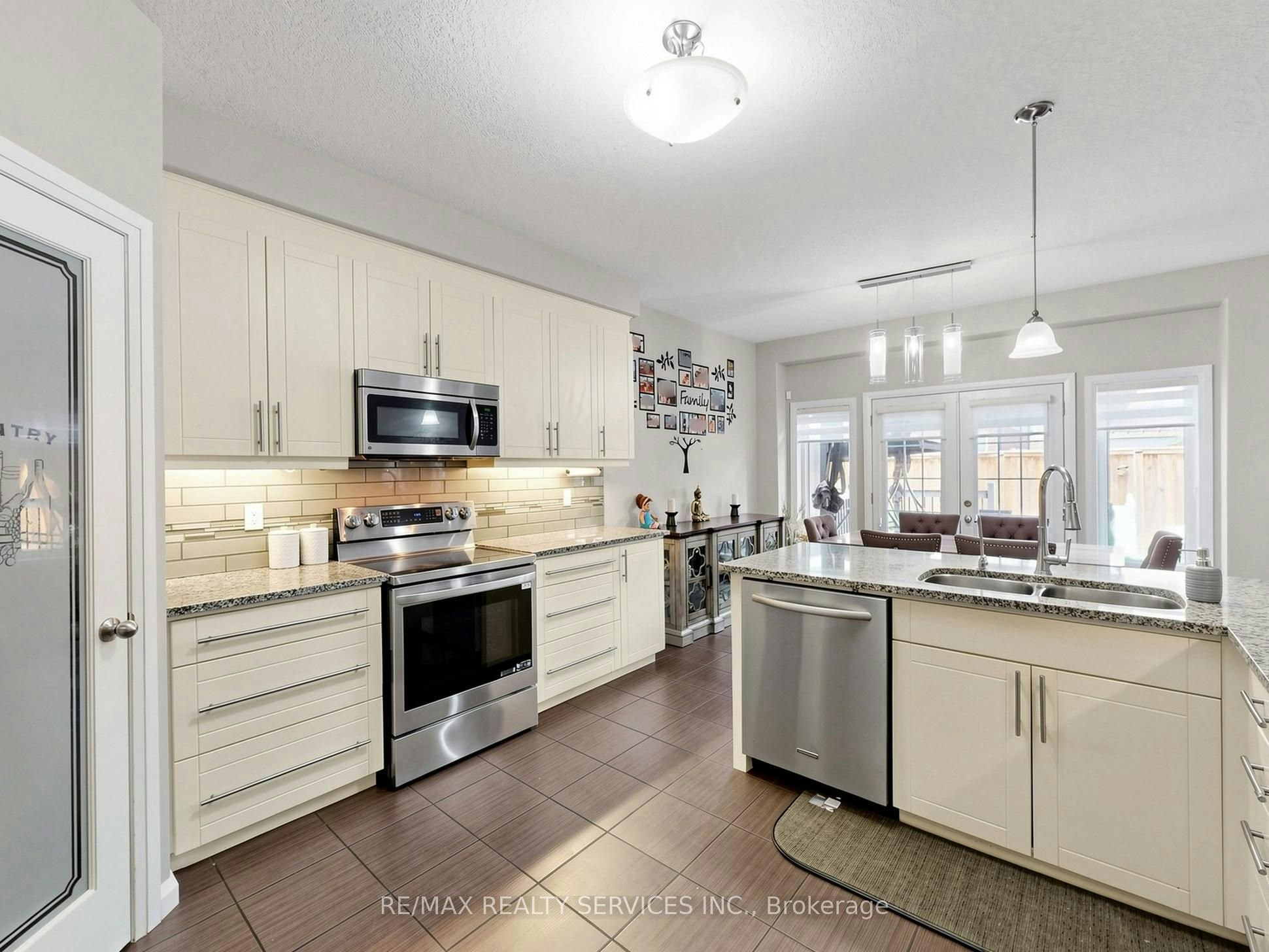 291 Hardcastle Drive, Cambridge, ON, N1S 0A9 - 12