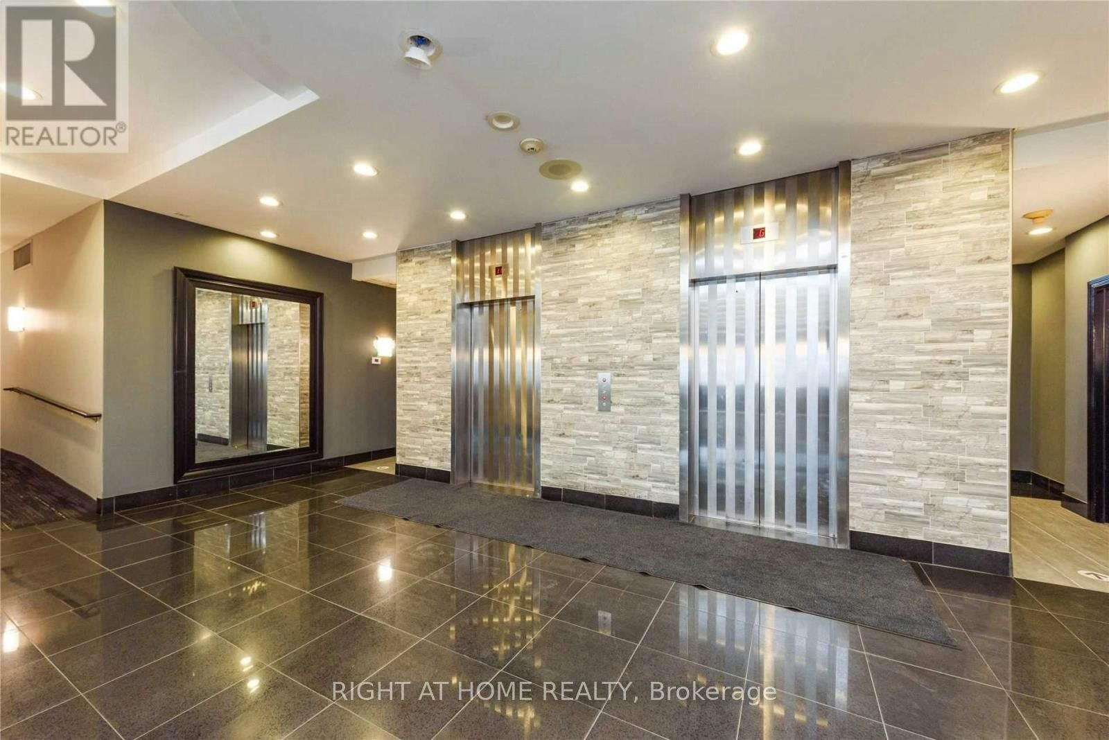 1102-135 James Street S, Hamilton, ON, L8P 2Z6 - 22