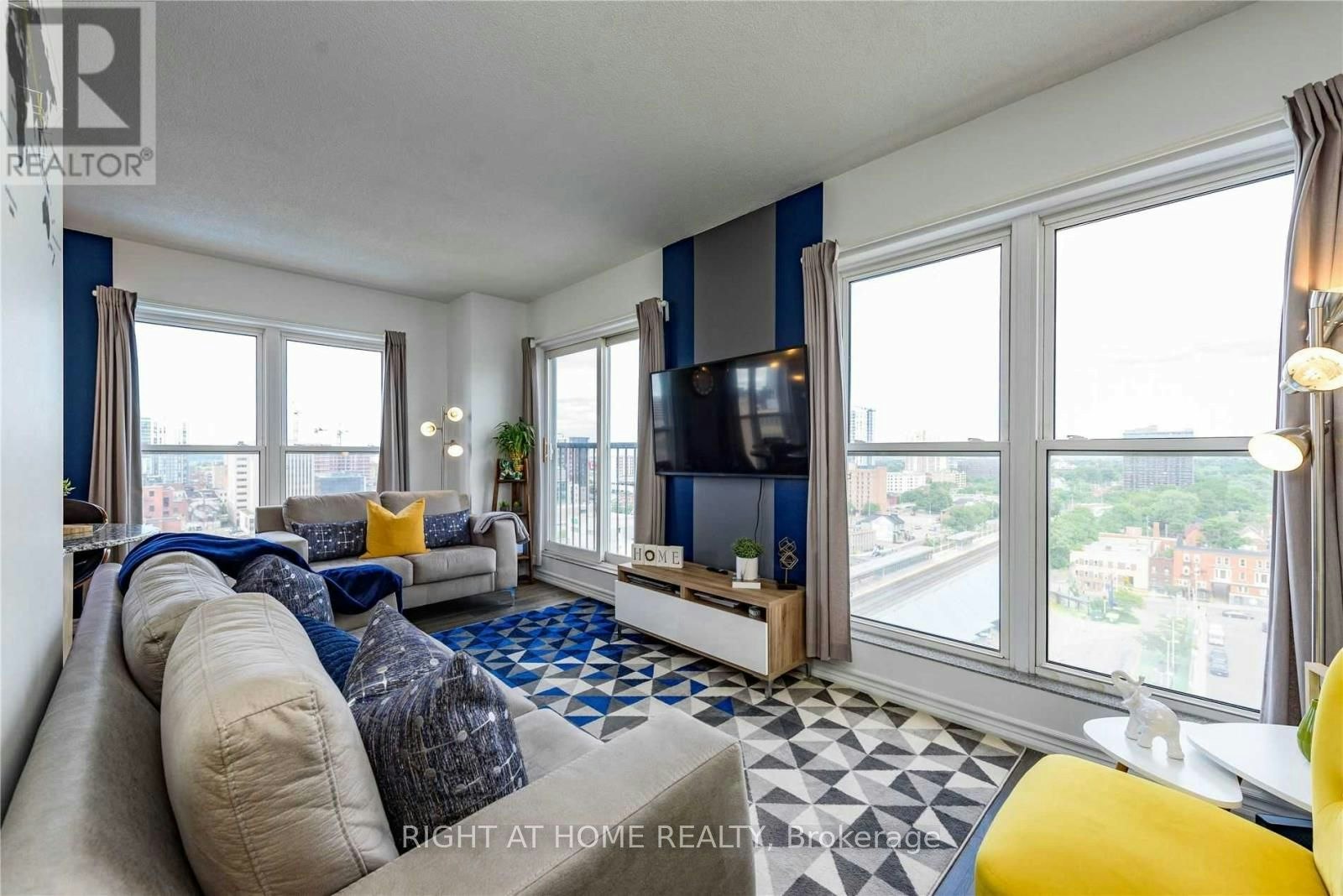 1102-135 James Street S, Hamilton, ON, L8P 2Z6