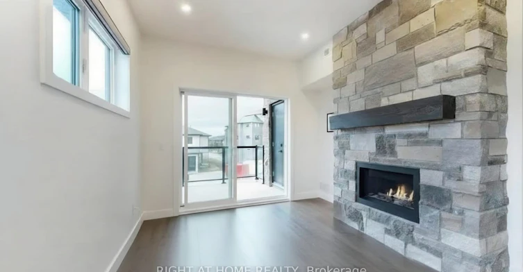 302-10 Beausoleil Lane, Blue Mountains, ON, L9Y 2X5 - 2