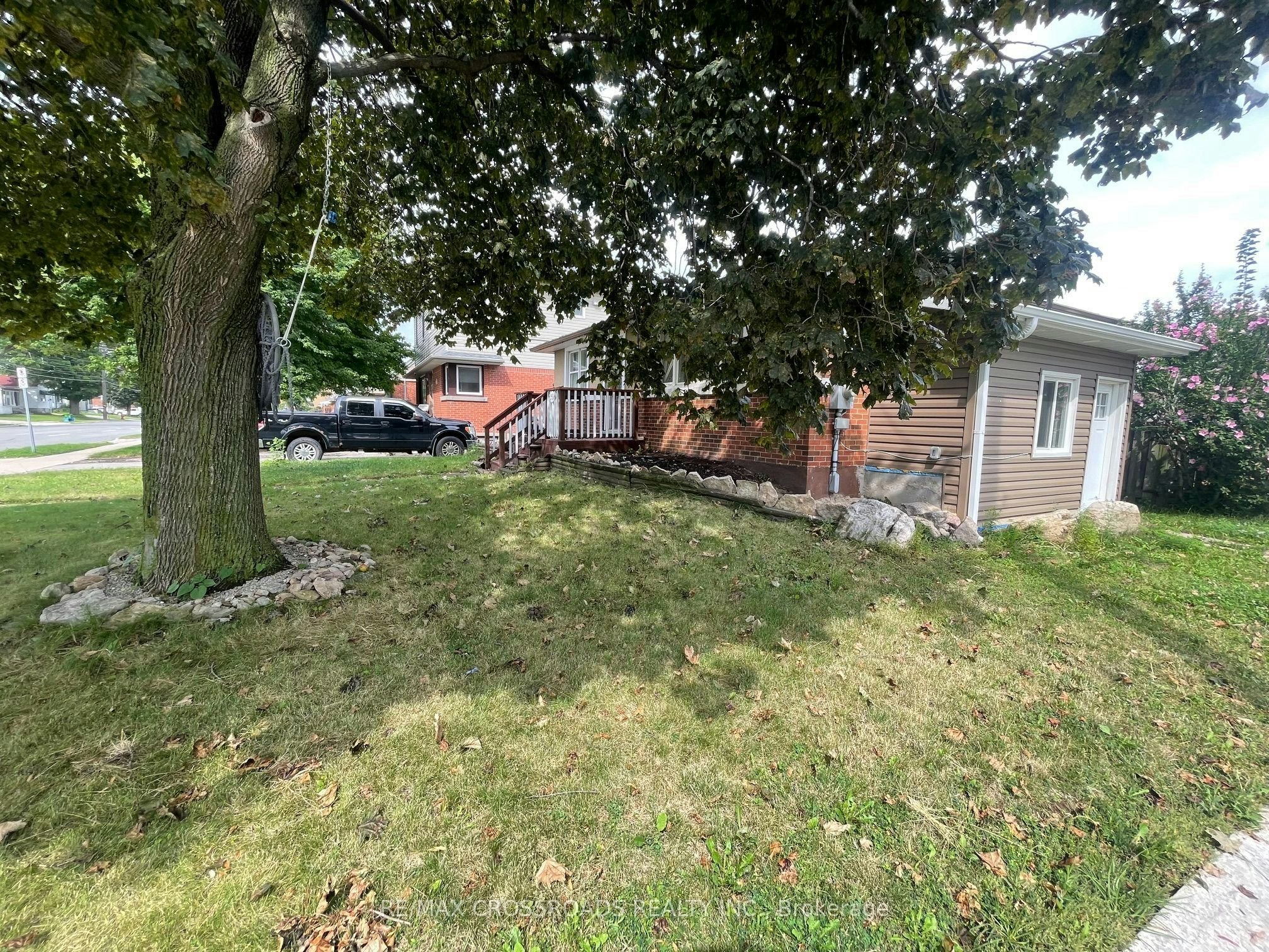 main-493 Upper Gage Avenue, Hamilton, ON, L8V 4J2 - 4