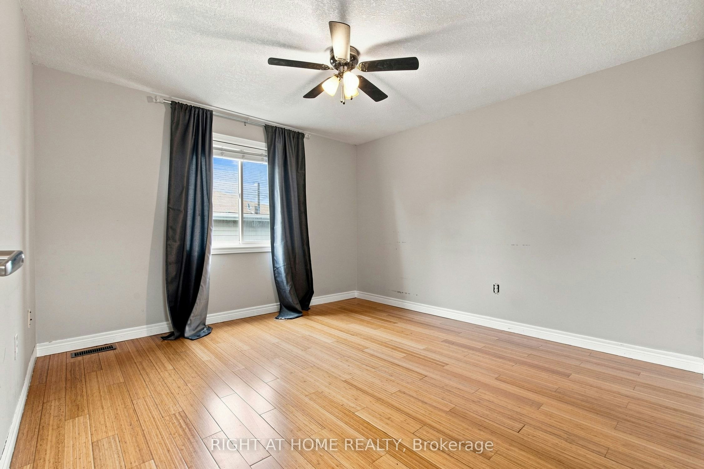 187 Clairfields Drive E, Guelph, ON, N1L 1N4 - 19