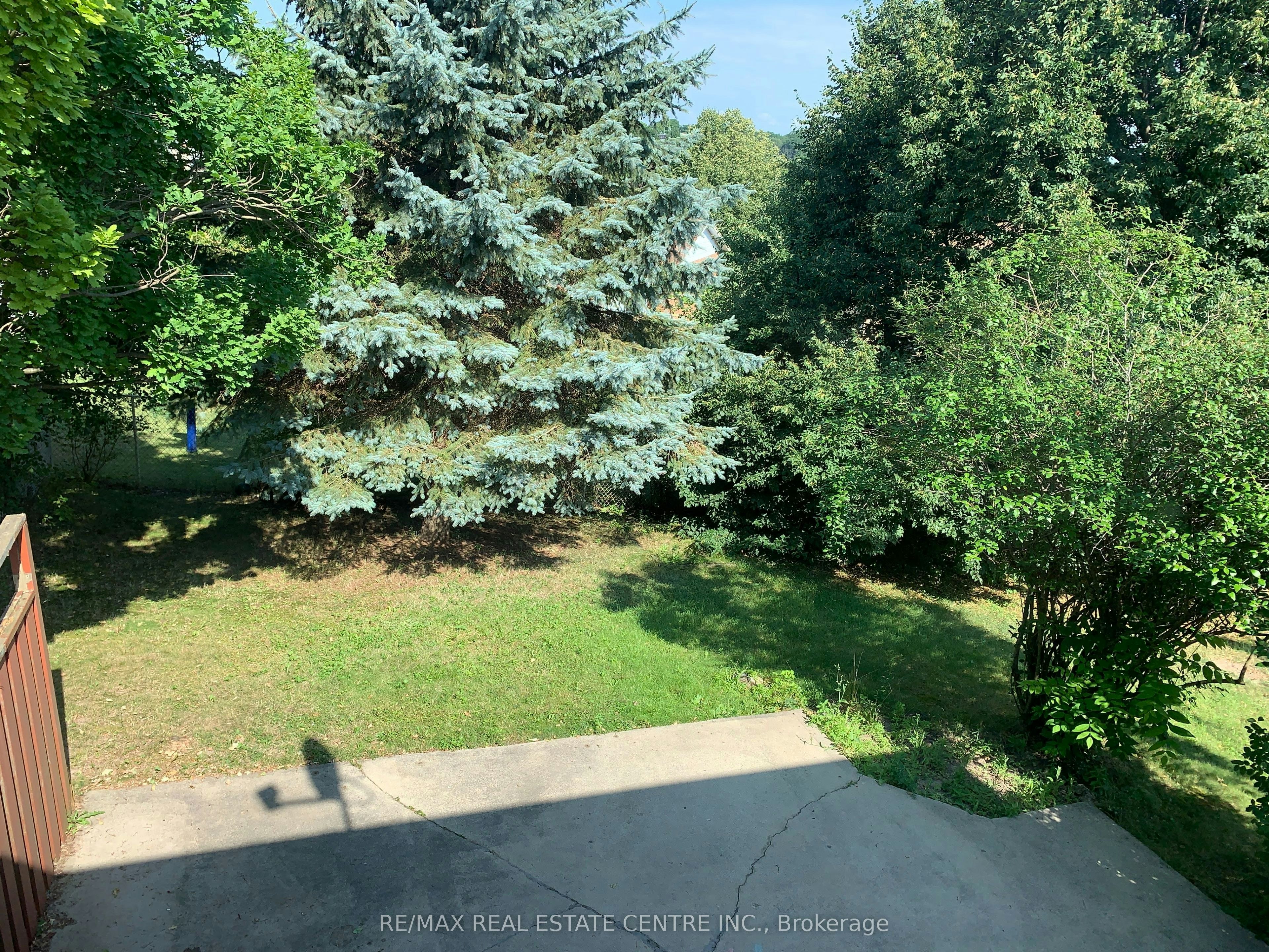 14 Sandsprings Crescent, Kitchener, ON, N2E 2C7 - 28