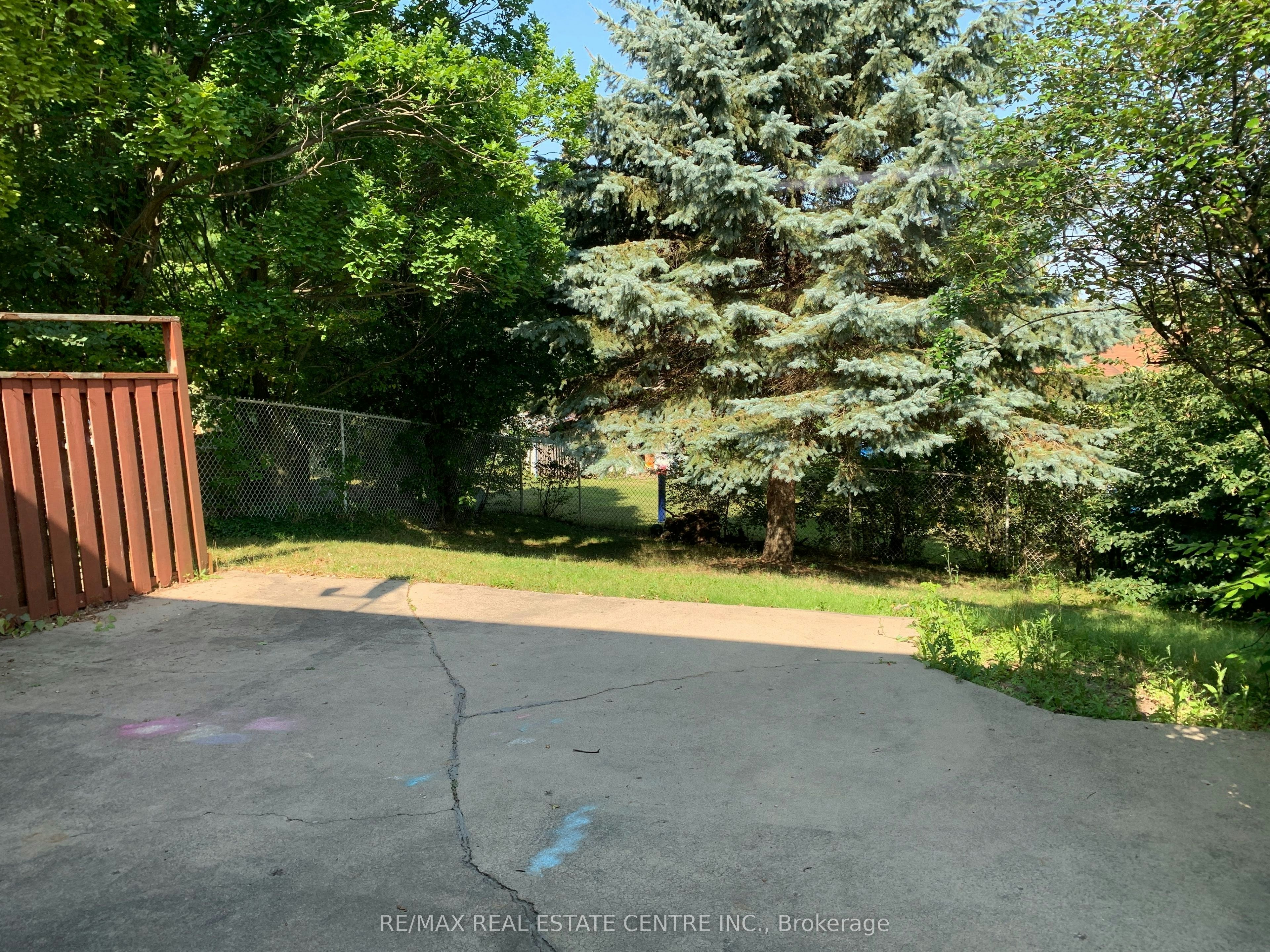 14 Sandsprings Crescent, Kitchener, ON, N2E 2C7 - 27
