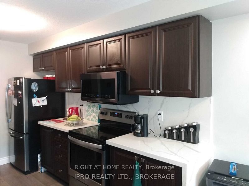20 Bradshaw Drive Bradshaw Drive, Hamilton, ON, L8J 0K8 - 7