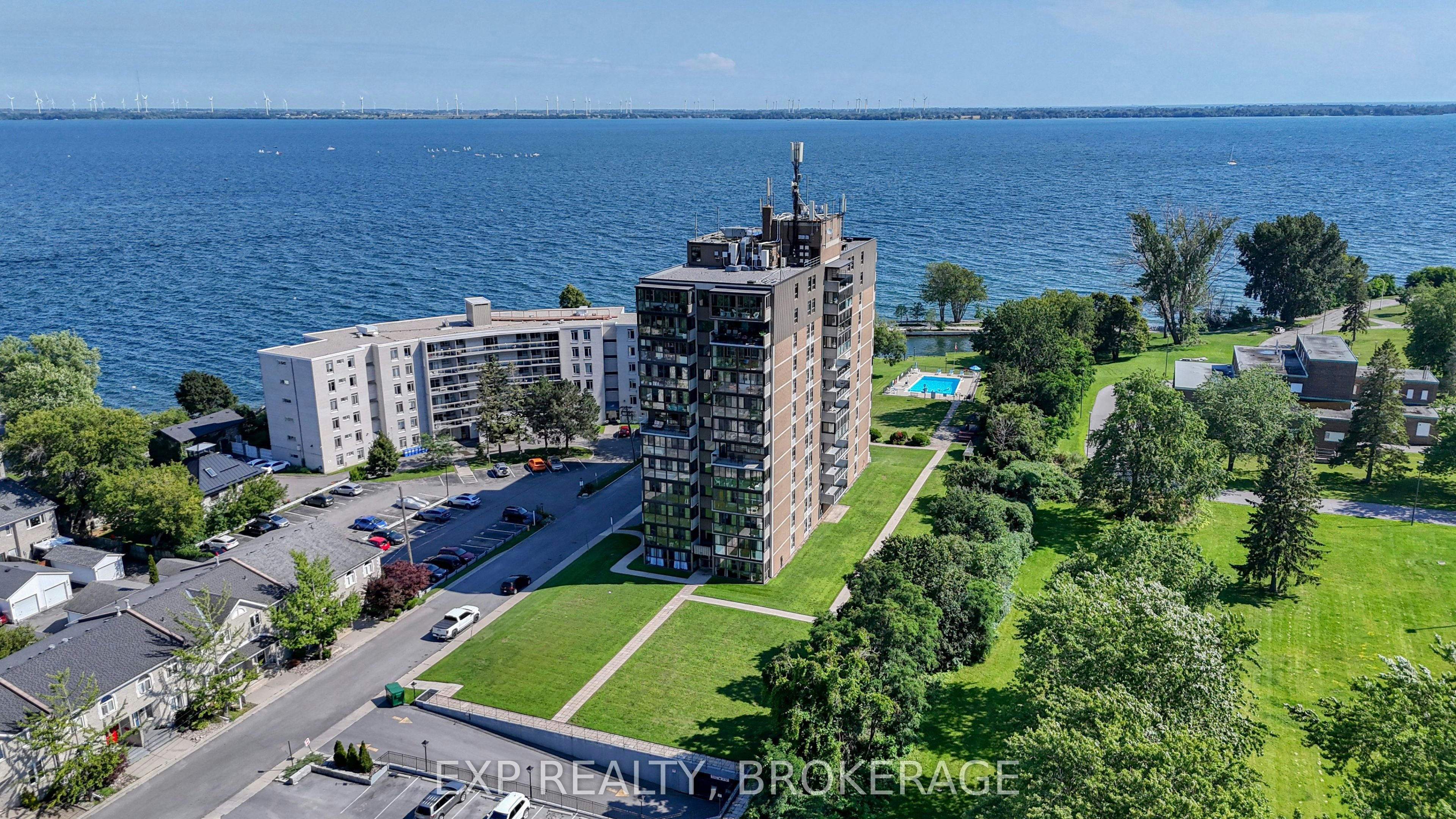 202-2 Mowat Avenue, Kingston, ON, K7M 1K1