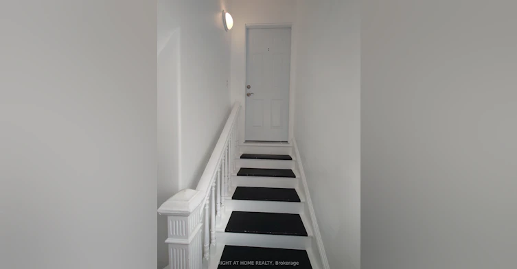 UPPER-117 Wellington Street S, Hamilton, ON, L8N 2R3 - 3