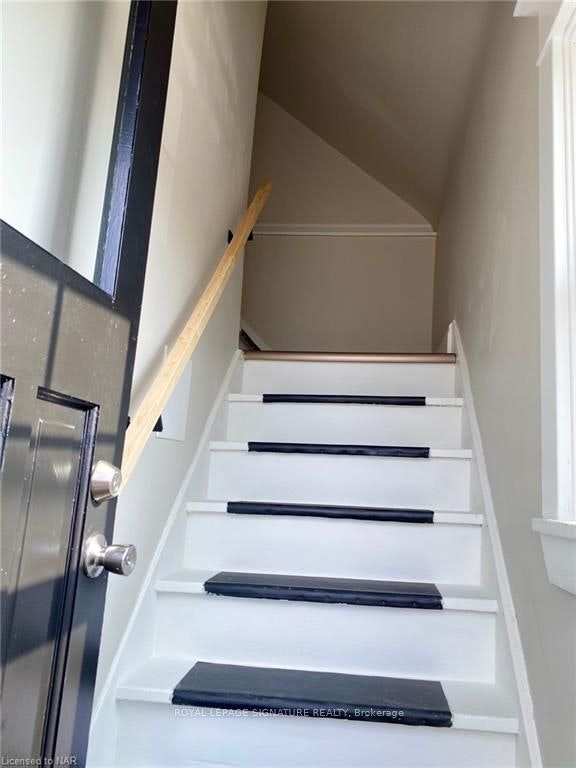 Upper-13 Delaware Street, St. Catharines, ON, L5M 5L9 - 9