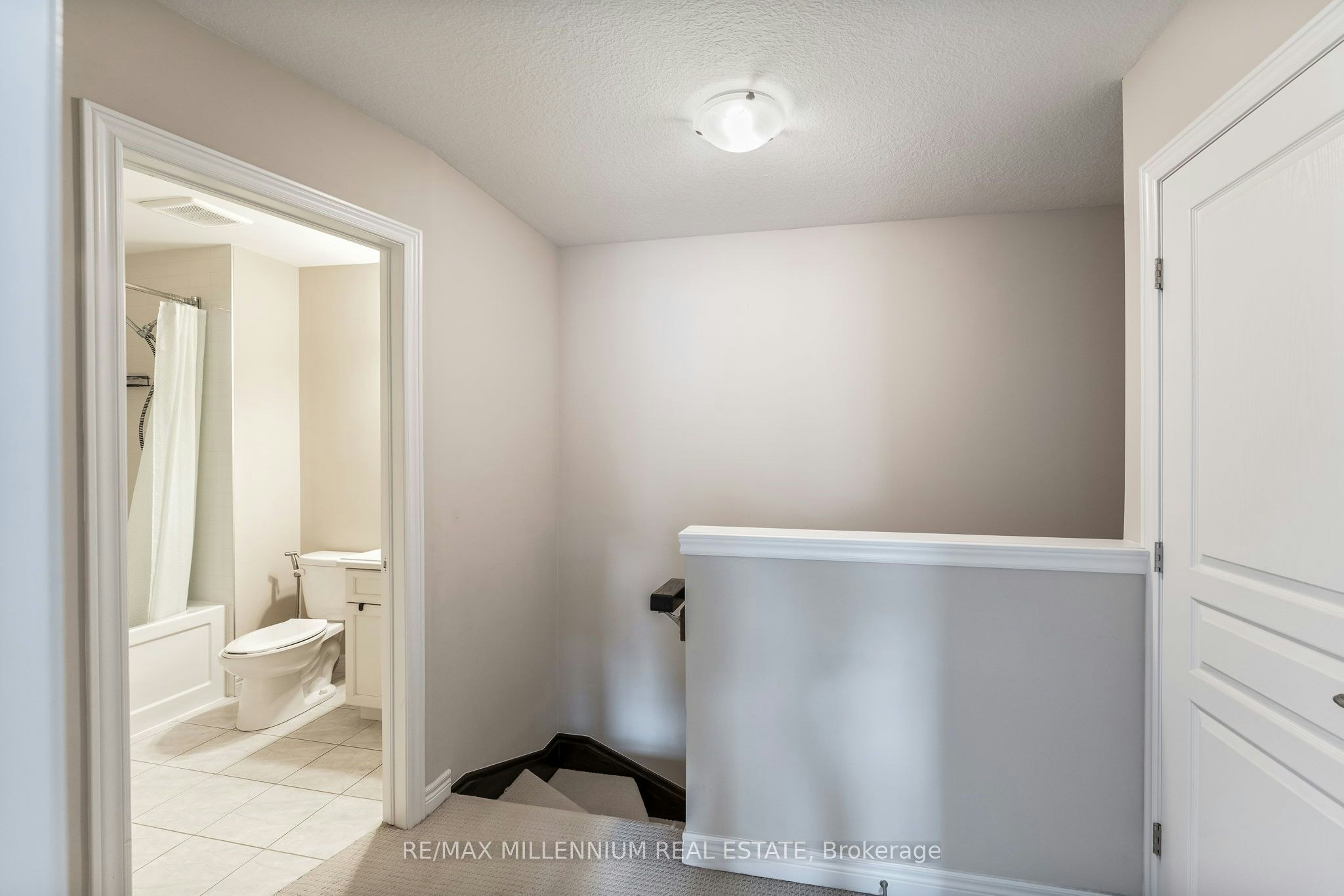 18 Whaley Lane, Hamilton, ON, L9G 0G7 - 21
