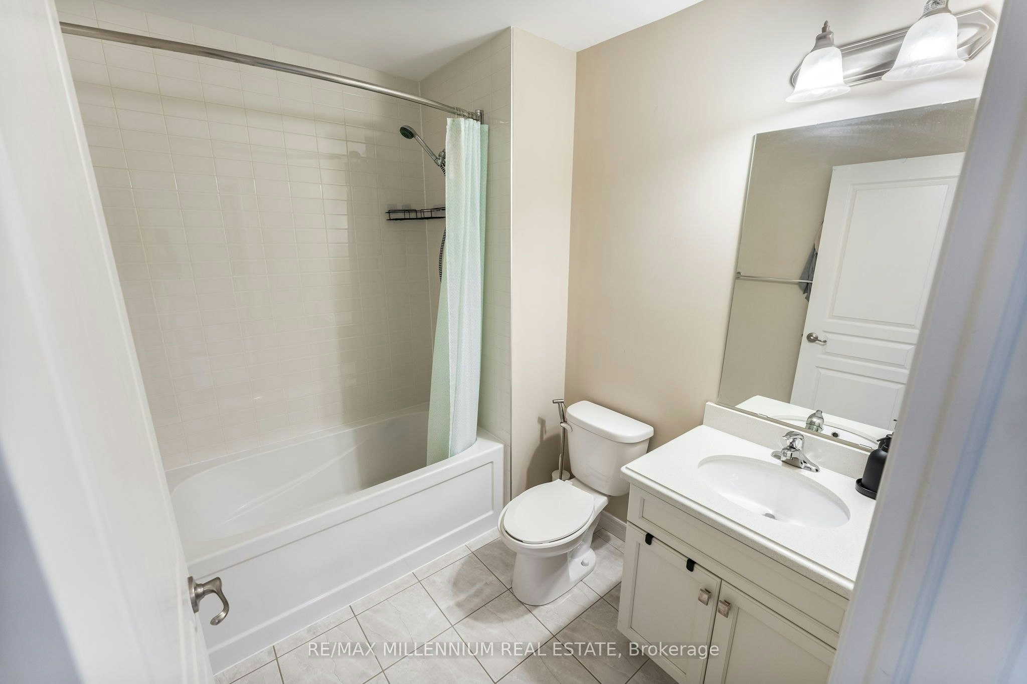 18 Whaley Lane, Hamilton, ON, L9G 0G7 - 28