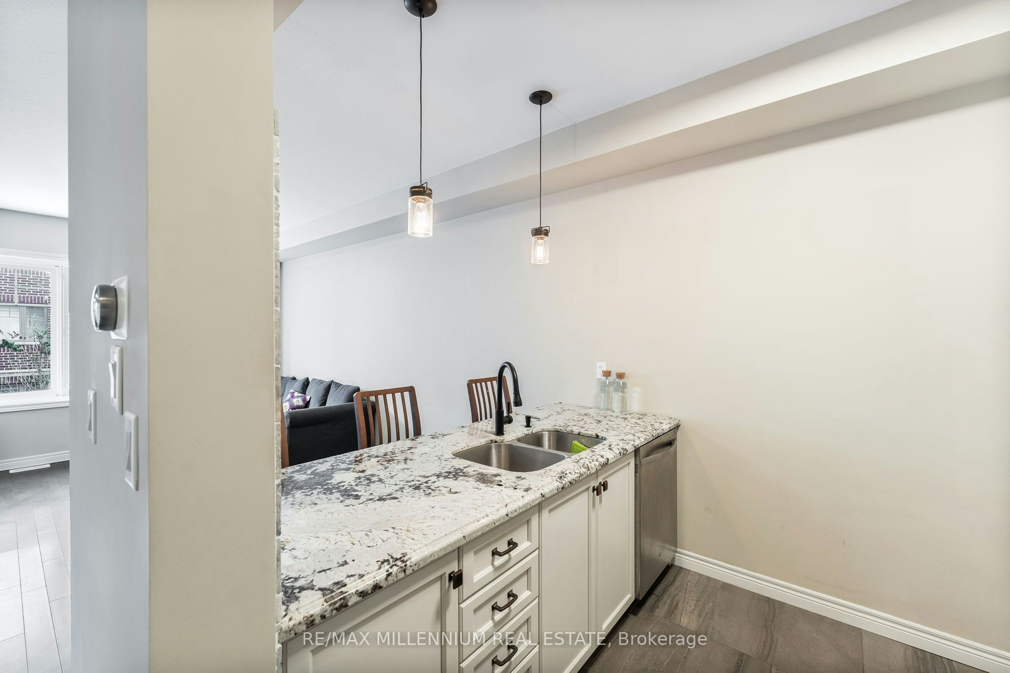 18 Whaley Lane, Hamilton, ON, L9G 0G7 - 16