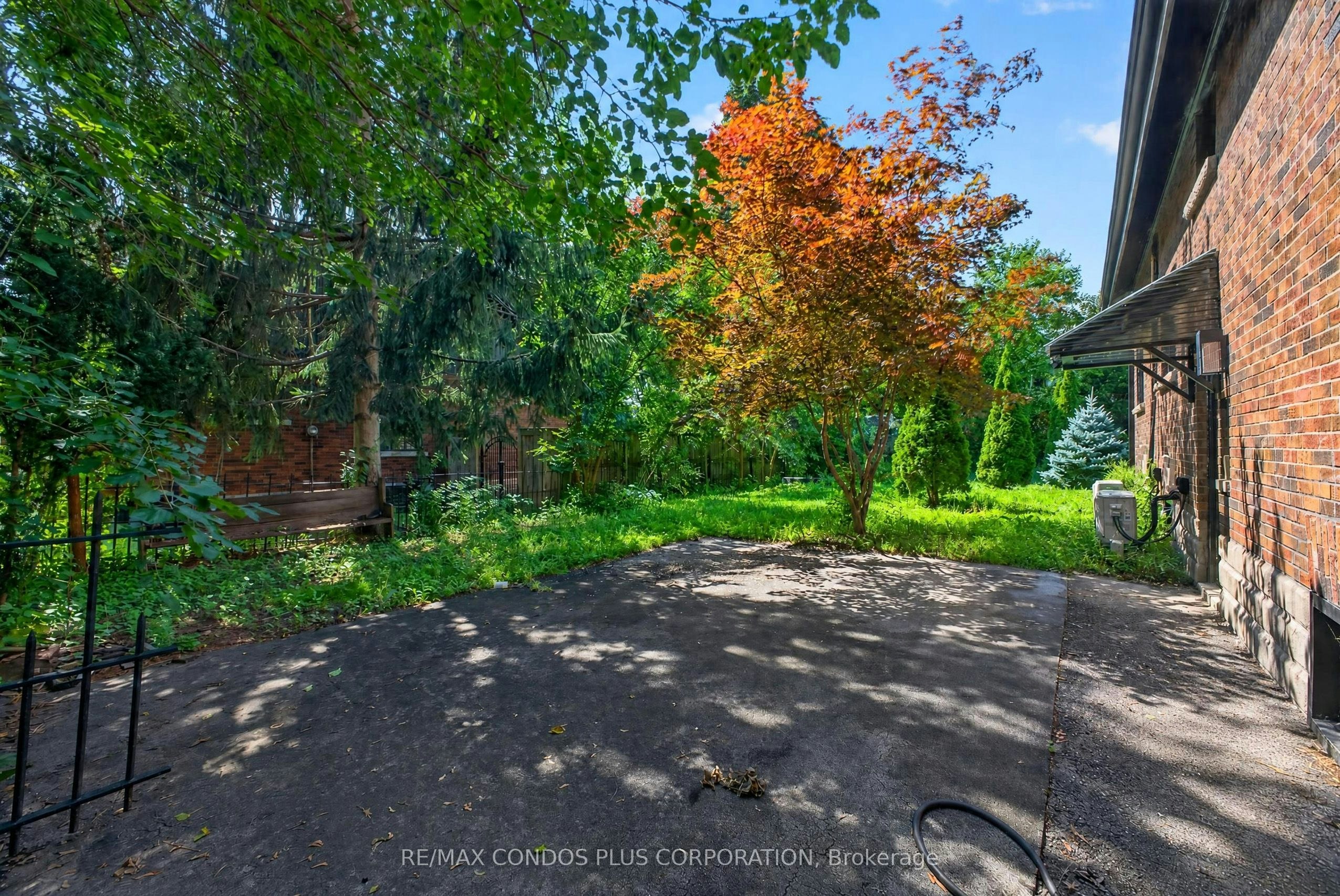 5983 Corwin Avenue, Niagara Falls, ON, L2G 5L4 - 5