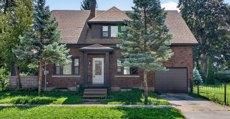 5983 Corwin Avenue, Niagara Falls, ON, L2G 5L4 - 2