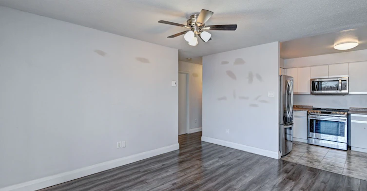 307-276 Eiwo Court, Waterloo, ON, N2K 3M6 - 7