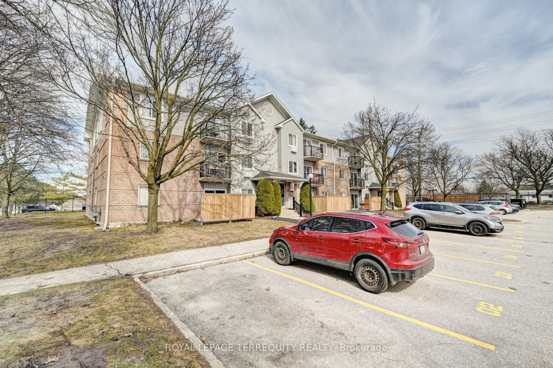 307-276 Eiwo Court, Waterloo, ON, N2K 3M6 - 2