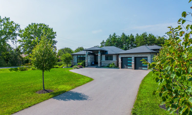 9 Leaside Street