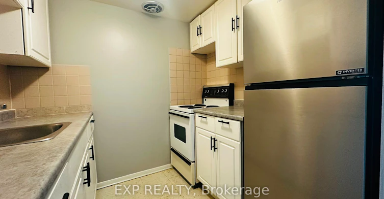 9-1200 Courtland Avenue E, Kitchener, ON, N2C 1K7 - 8