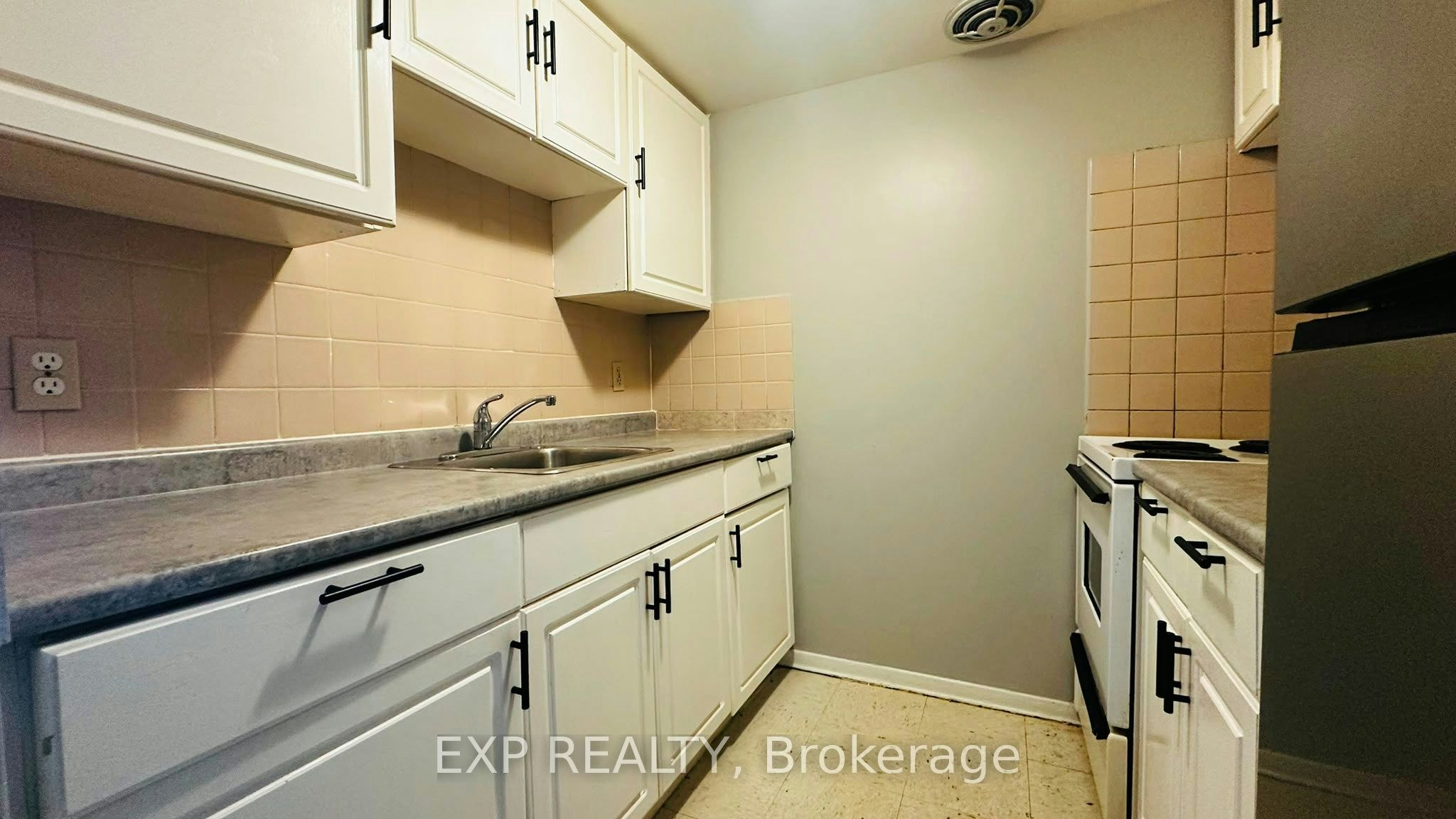 9-1200 Courtland Avenue E, Kitchener, ON, N2C 1K7 - 9