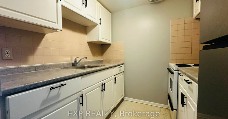 9-1200 Courtland Avenue E, Kitchener, ON, N2C 1K7 - 9